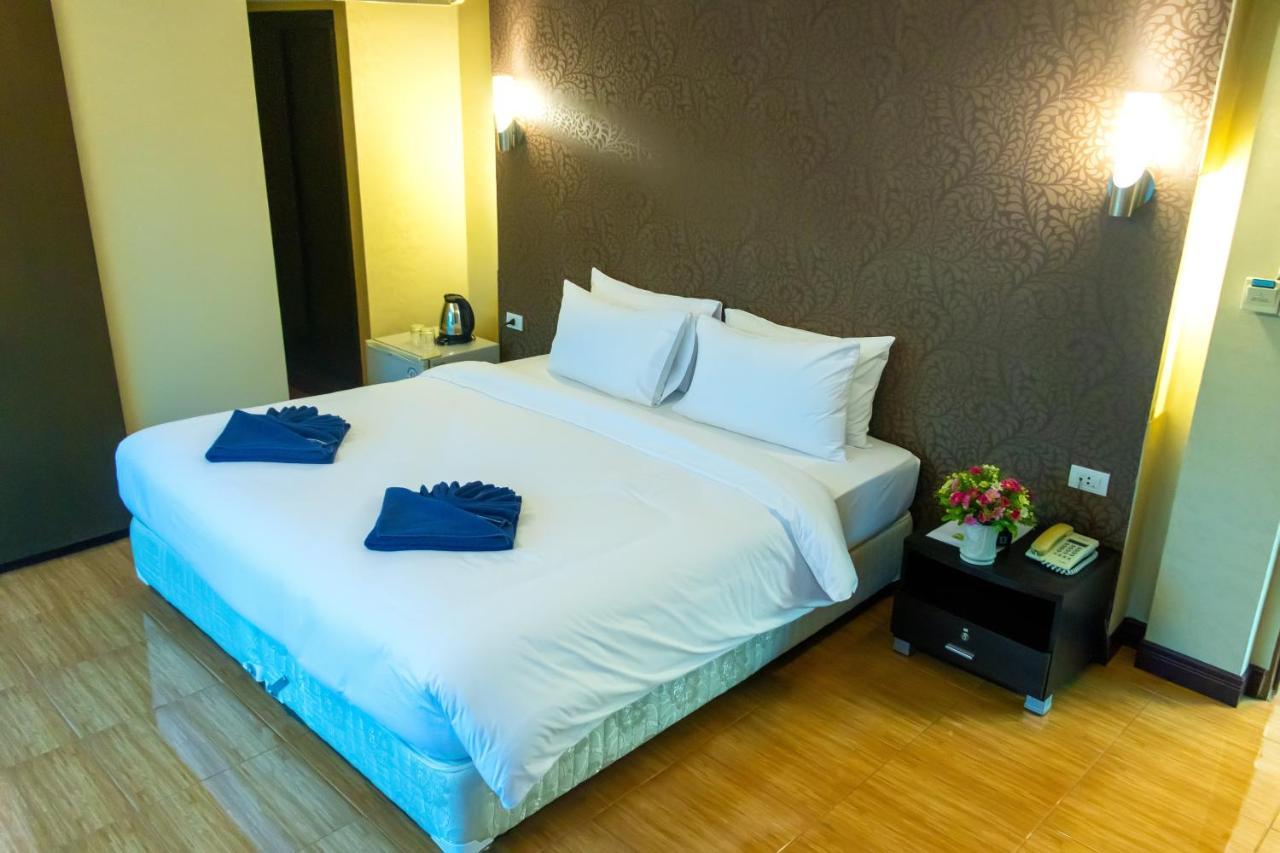 Visiting Card Hotel & Resort Bangkok Exterior foto