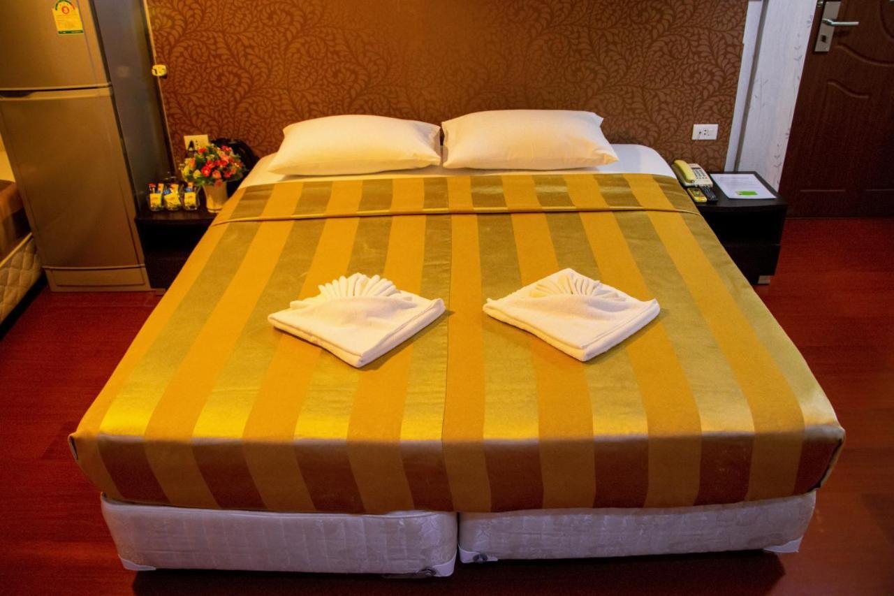 Visiting Card Hotel & Resort Bangkok Exterior foto