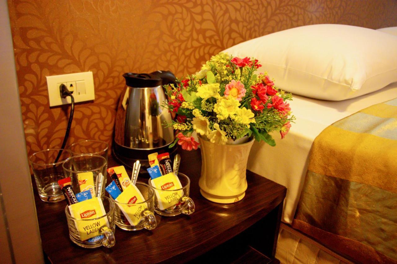 Visiting Card Hotel & Resort Bangkok Exterior foto