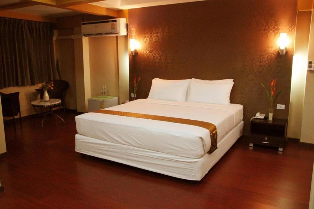 Visiting Card Hotel & Resort Bangkok Exterior foto