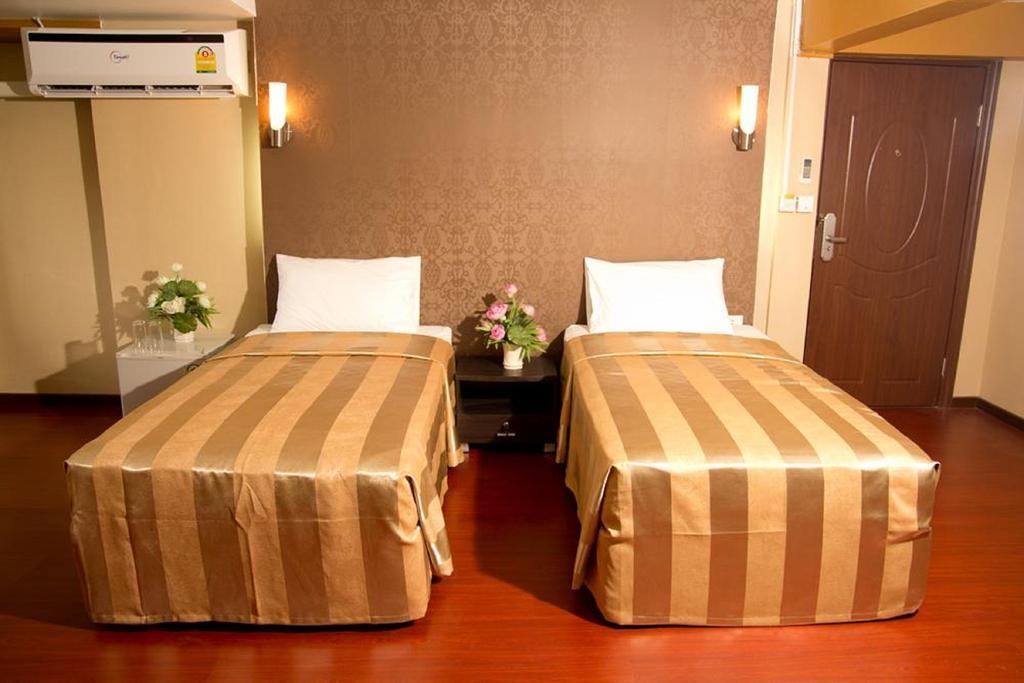 Visiting Card Hotel & Resort Bangkok Exterior foto